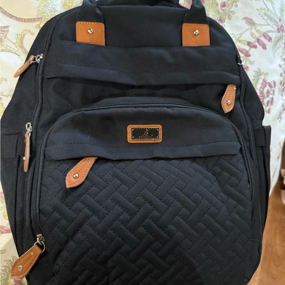 Stylish Black Bobbieroo Diaper Bag - Picture 2 of 4